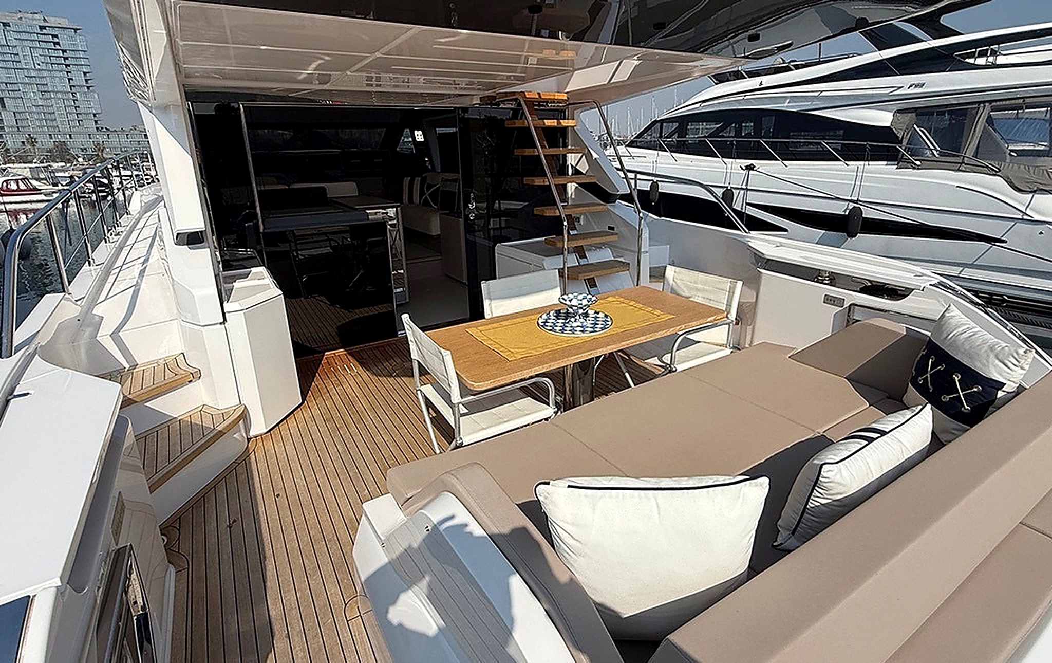 Ferretti 580 — 4
