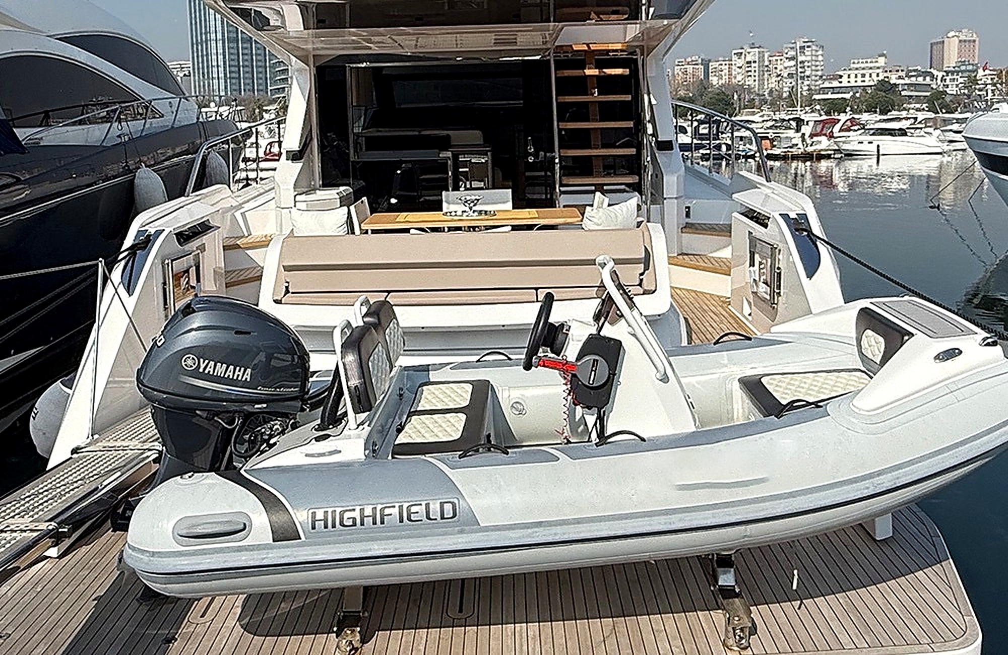 Ferretti 580 — 3