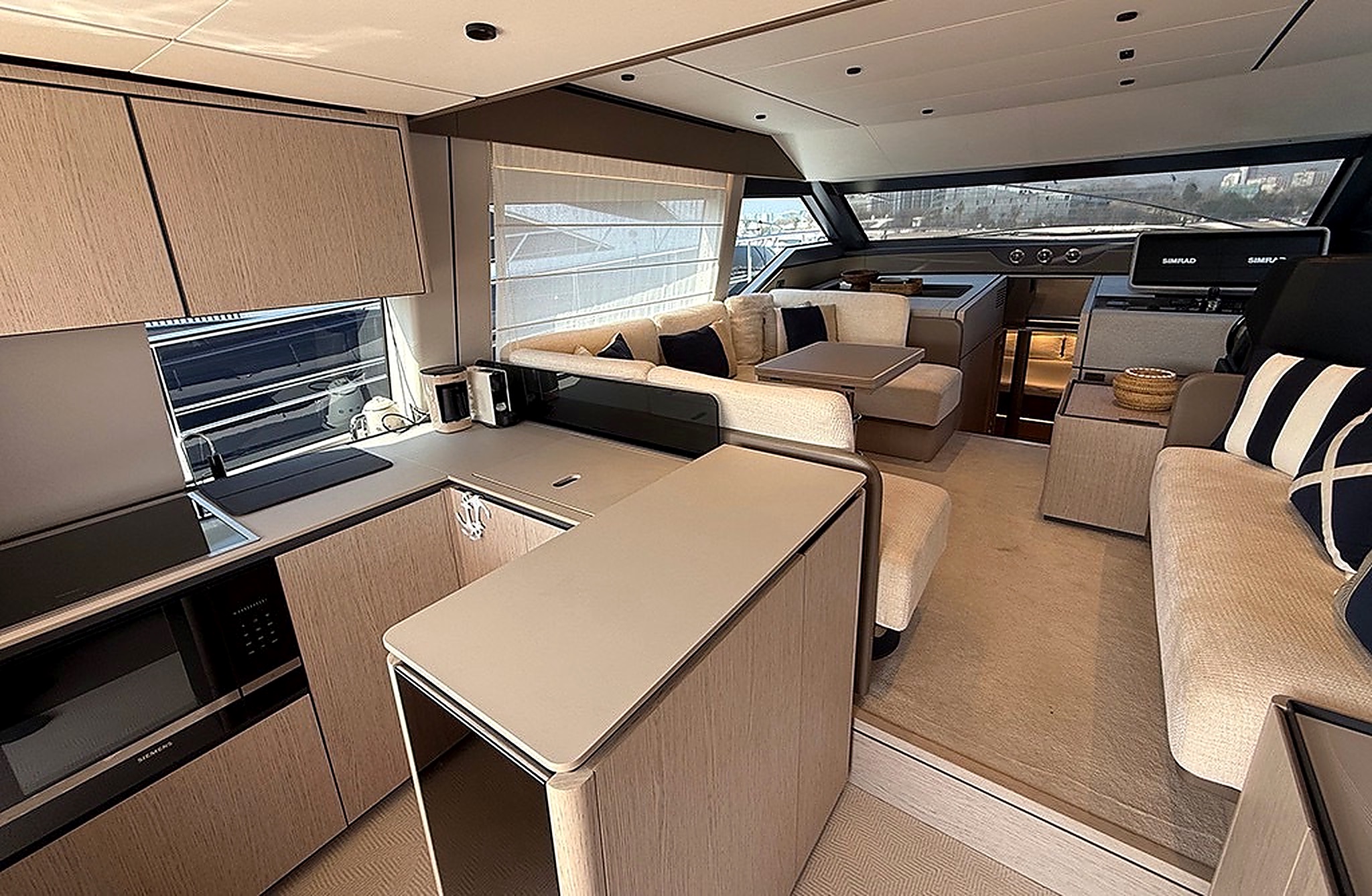 Ferretti 580 — 6