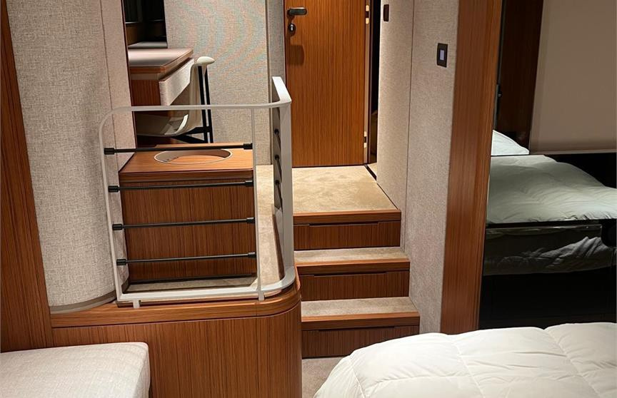 Ferretti 670 — 3