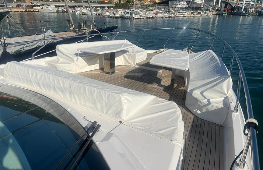 Ferretti 670 — 2