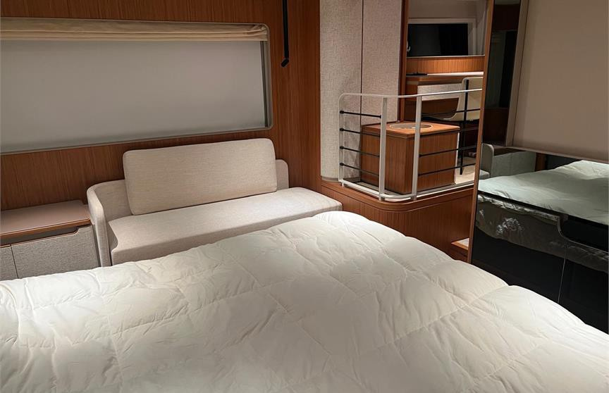 Ferretti 670 — 4