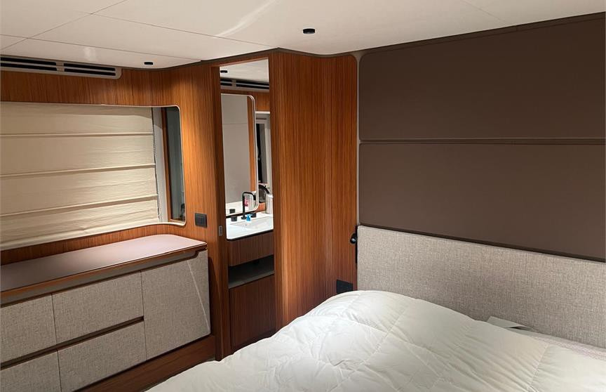 Ferretti 670 — 6