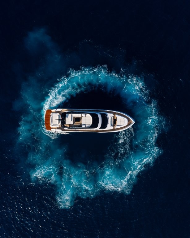 AB Yachts AB80 — 2