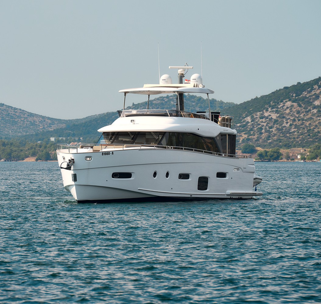 Azimut Magellano 66 — 4
