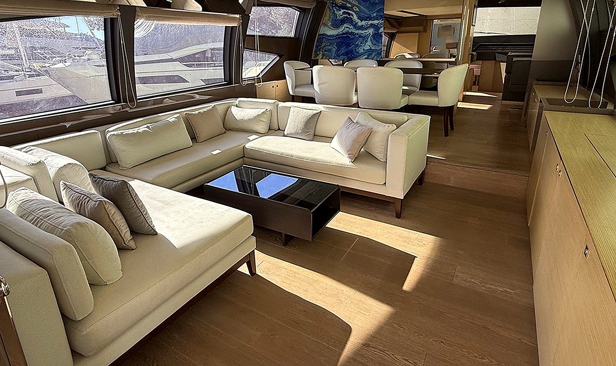 Ferretti 750 — 3