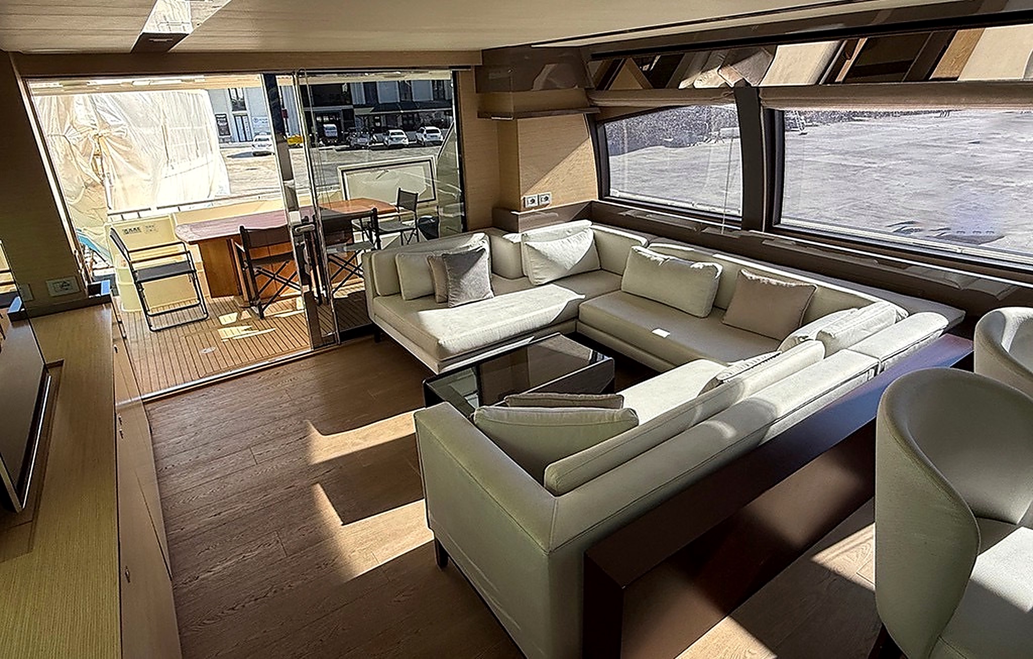 Ferretti 750 — 6