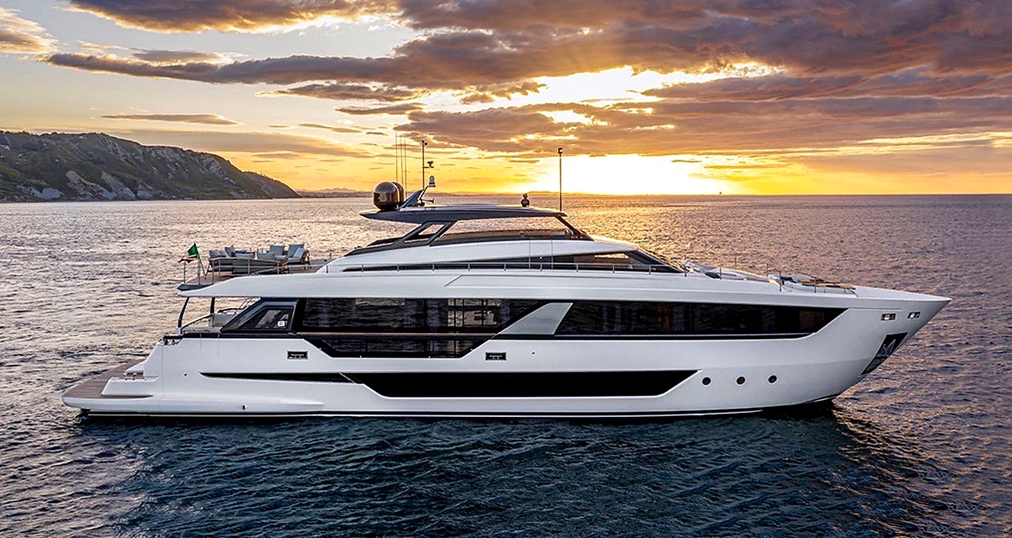 Ferretti Yachts 1000 — 2