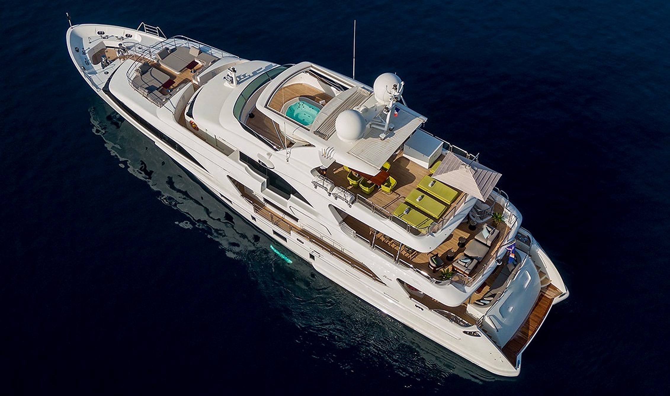 Benetti Classic 121 — 3