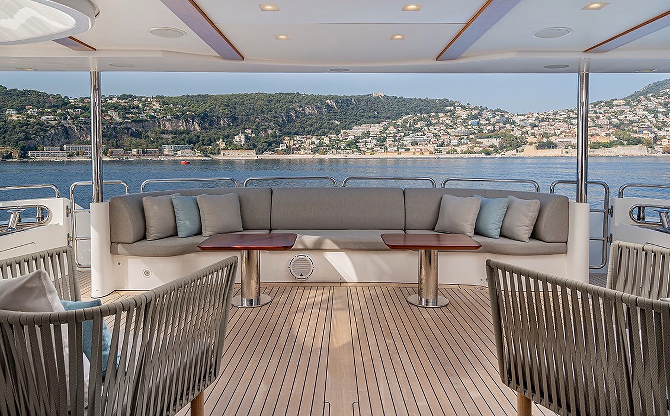 Benetti Classic 121 — 5