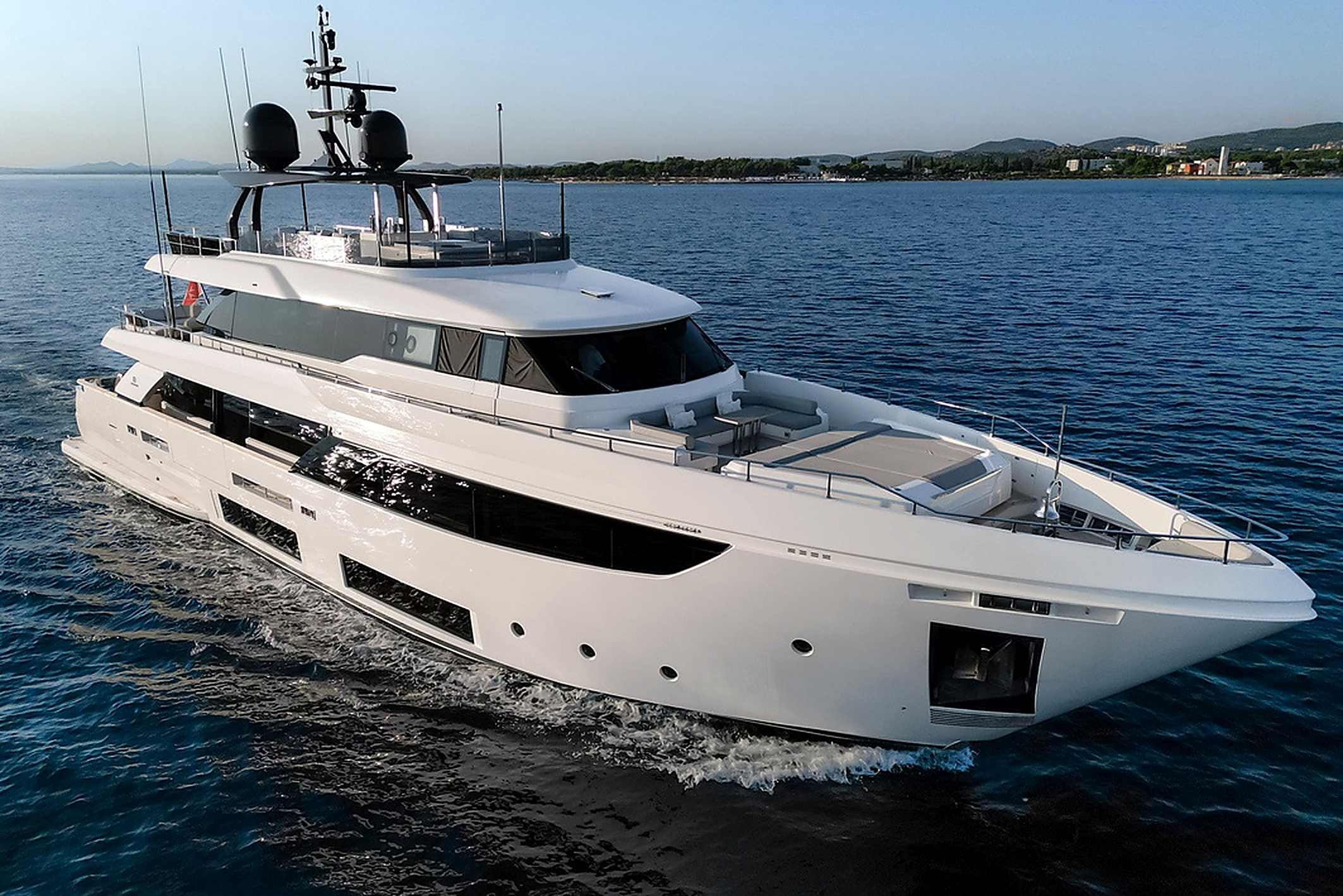 Custom Line Navetta 33 — 3