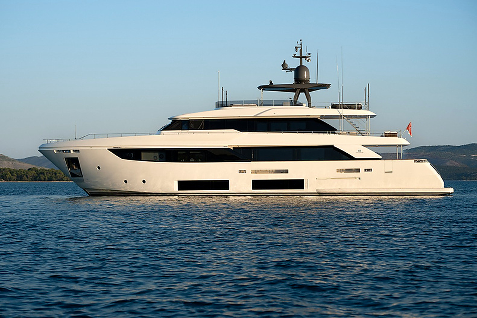 Custom Line Navetta 33 — 2
