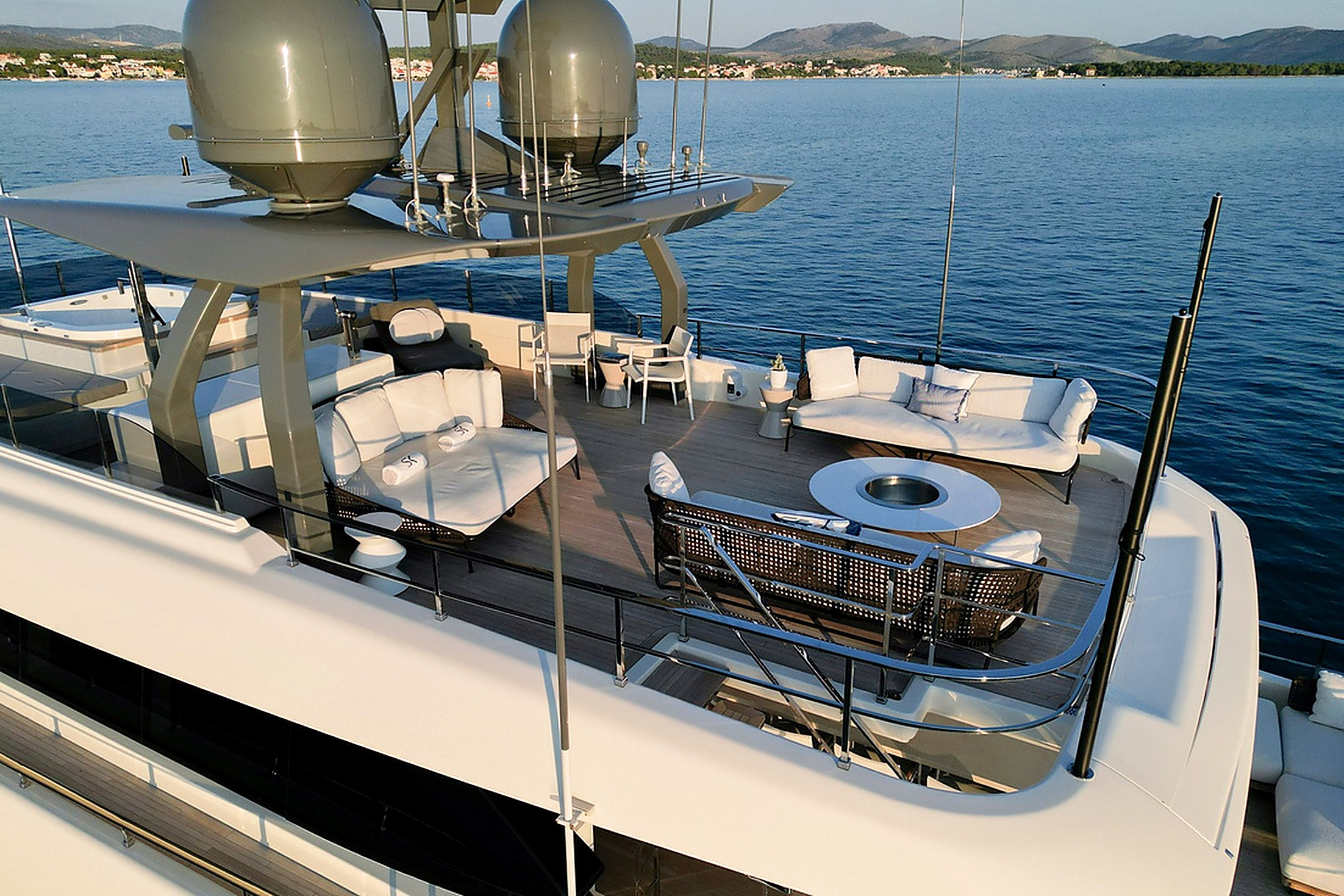 Custom Line Navetta 33 — 5