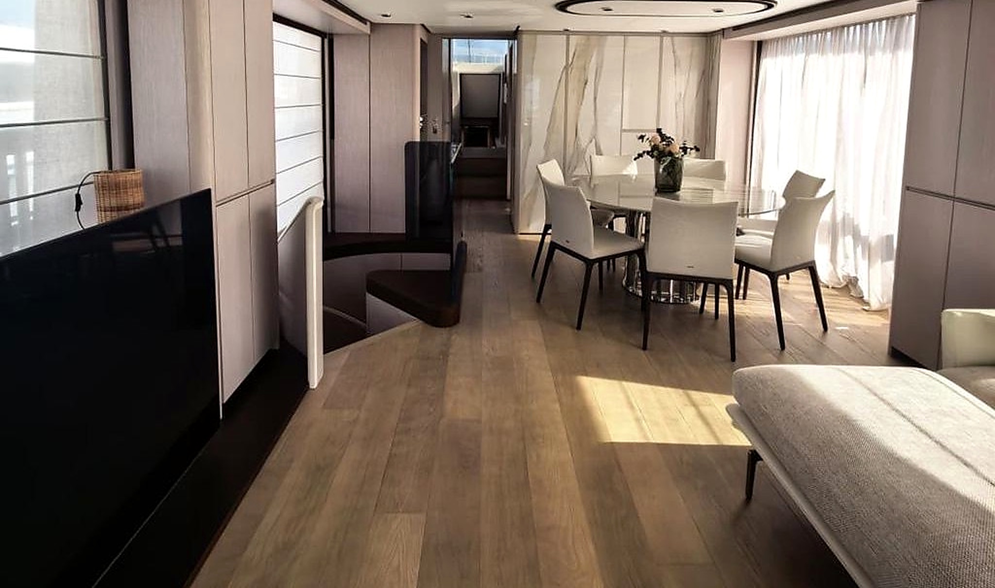 Ferretti 860 — 6